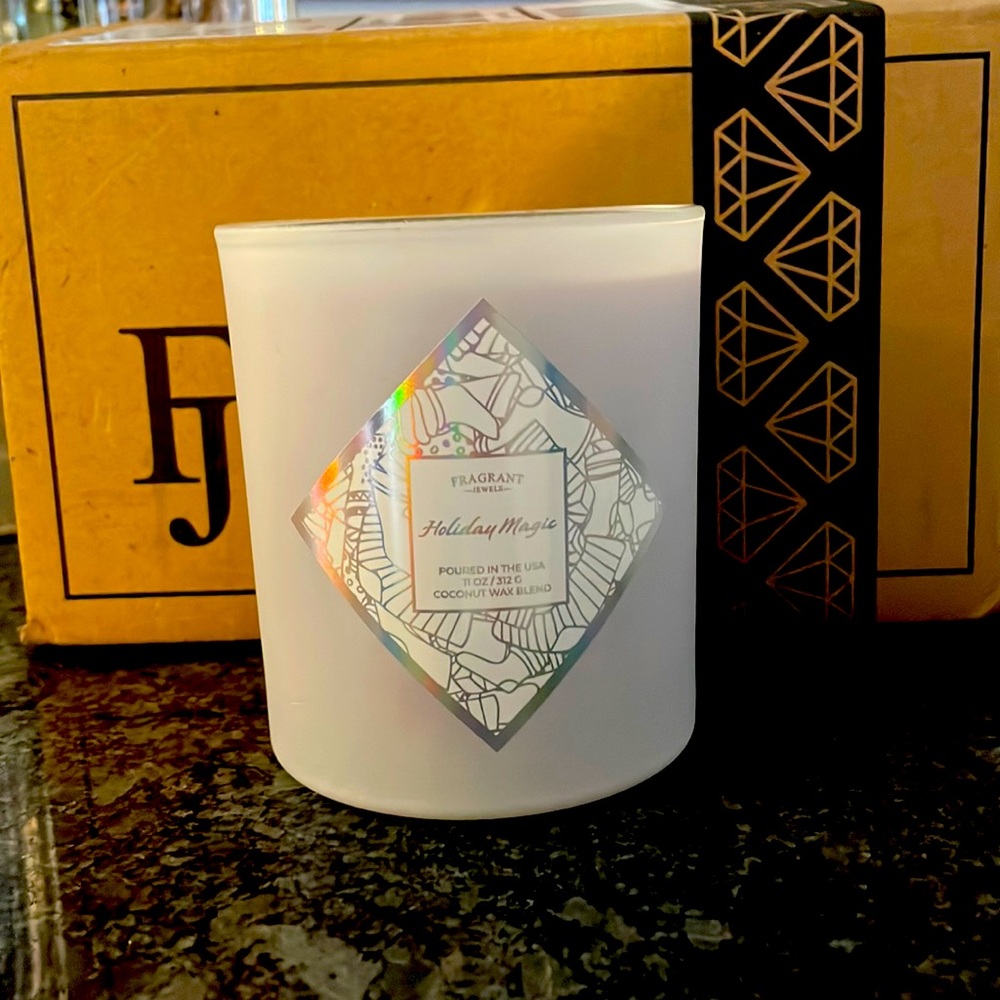 NWT Fragrant Jewels Holiday Magic Candle